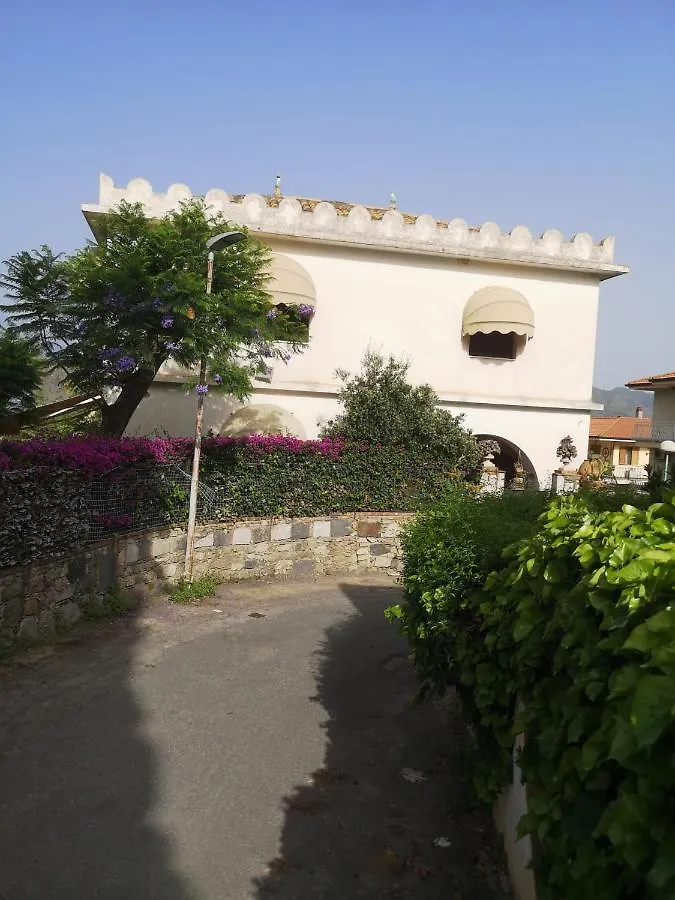 Villa Alkantara 陶尔米纳